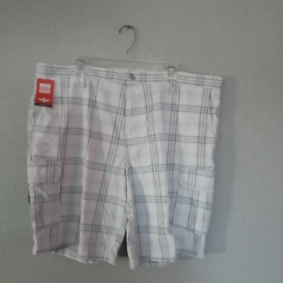 White and Gray Plaid Cargo Shorts - Picture 1 of 2